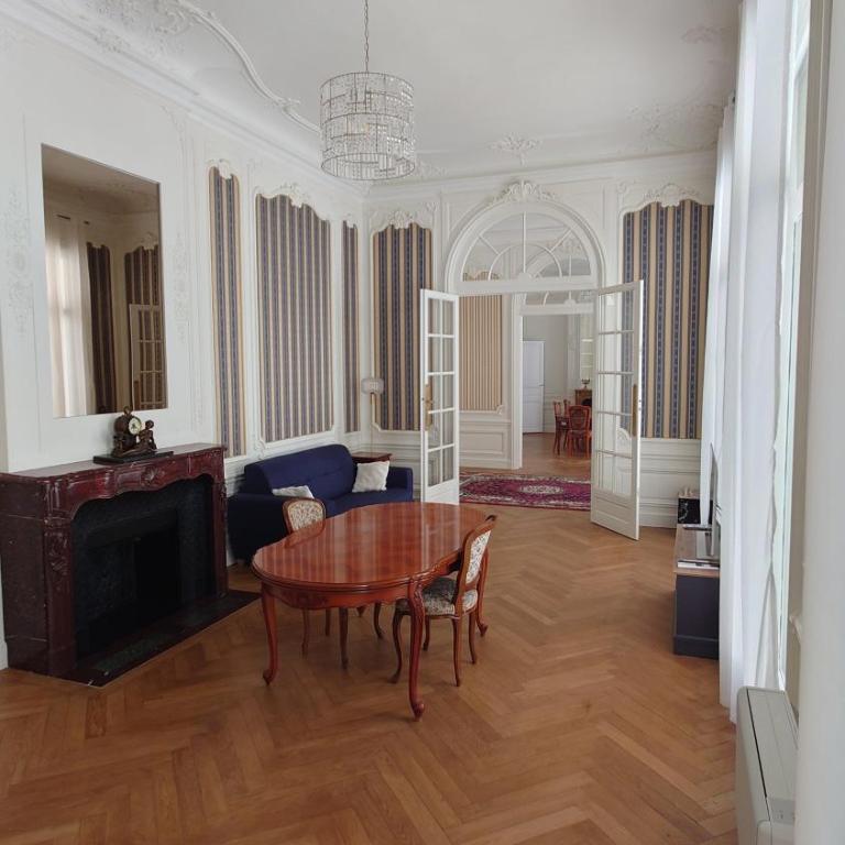 Appartement Haussmannien face aux halles - Appartement 1 Chambre - 2