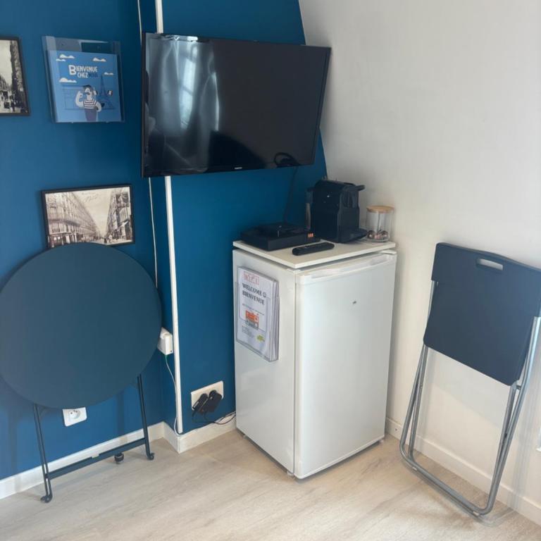 Paris 17ème - STUDIO compact 10m2 -110 sqf - coeur BATIGNOLLES - ideal SOLO traveler - Studio - 75