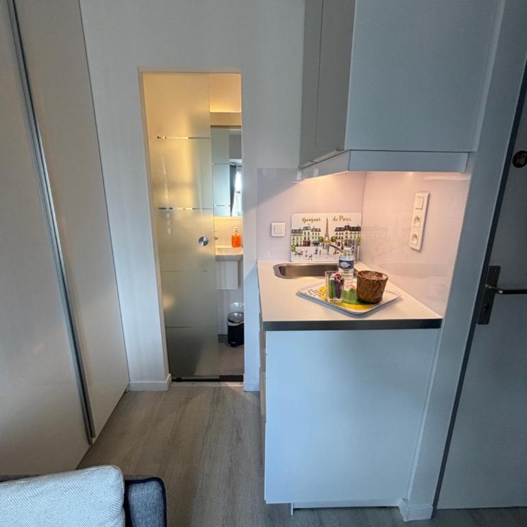 Paris 17ème - STUDIO compact 10m2 -110 sqf - coeur BATIGNOLLES - ideal SOLO traveler - Studio - 72