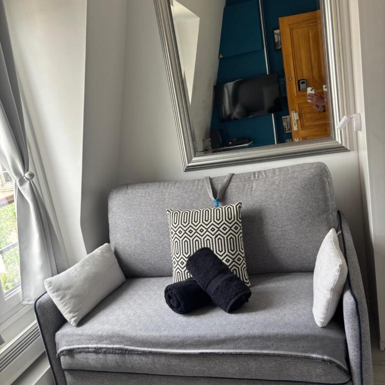 Paris 17ème - STUDIO compact 10m2 -110 sqf - coeur BATIGNOLLES - ideal SOLO traveler - Studio - 77