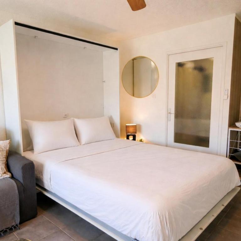 Apartment with loggia 300m from the beach - Studio - 3