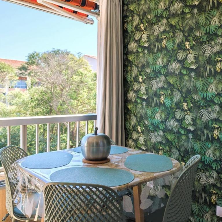 Apartment with loggia 300m from the beach - Studio - 11