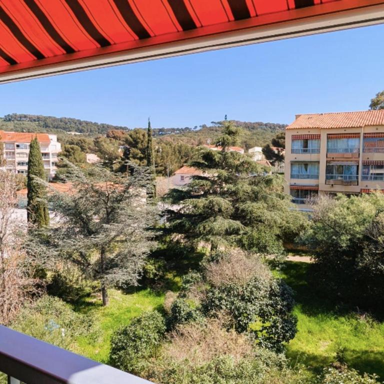 Apartment with loggia 300m from the beach - Studio - 13