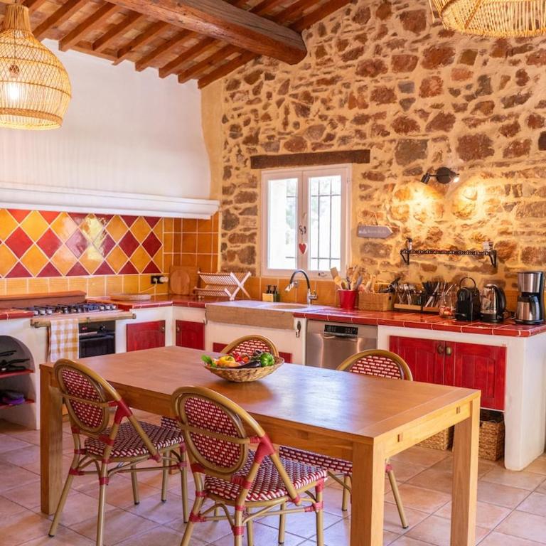 Villa climatisée avec piscine à Sanary-sur-Mer - Four-Bedroom Vacation Home - 89
