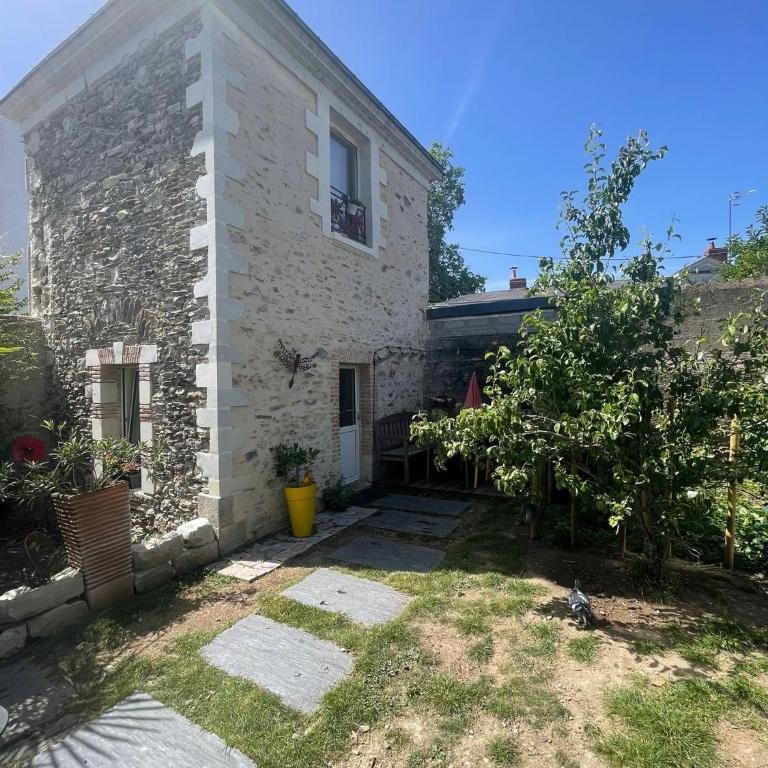 Maison indépendante cosy avec terrasse privée - La Laiterie - Chambre Triple - Vue sur Jardin - 11
