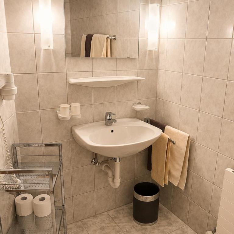Aparthotel Iris - inklusive Wildschönau Premium Card - Familienzimmer mit Balkon - 2
