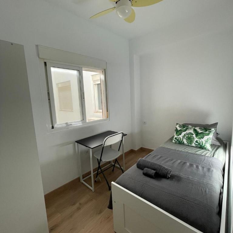 Bilbao Zapillo Apartment, Almería - Three-Bedroom Apartment - 2