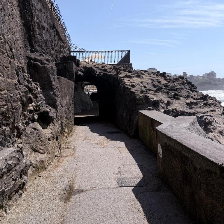 Biarritz, waterfront - Two-Bedroom Apartment - 9