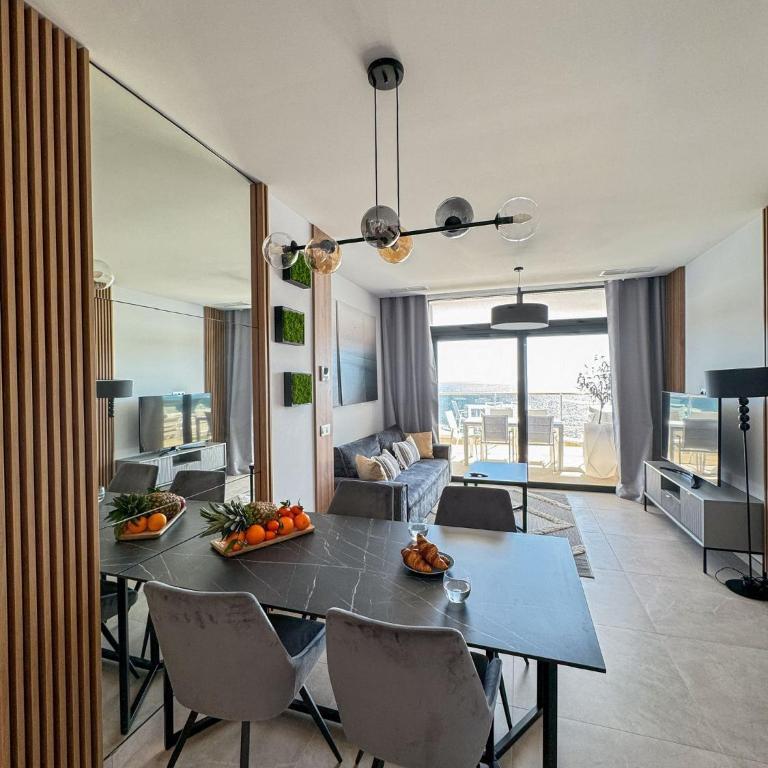 Sunset Cliffs Apartment by Leo Apartments Benidorm - Two-Bedroom Apartment - 30