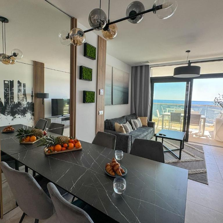 Sunset Cliffs Apartment by Leo Apartments Benidorm - Two-Bedroom Apartment - 32