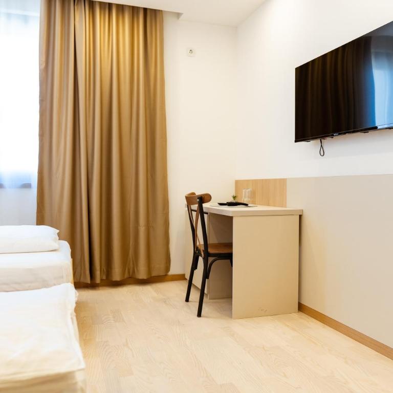 Mahagoni Rooms - Chambre Deluxe (2 Adultes + 1 Enfant) - 1