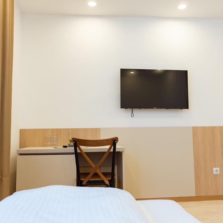 Mahagoni Rooms - Chambre Deluxe (2 Adultes + 1 Enfant) - 3