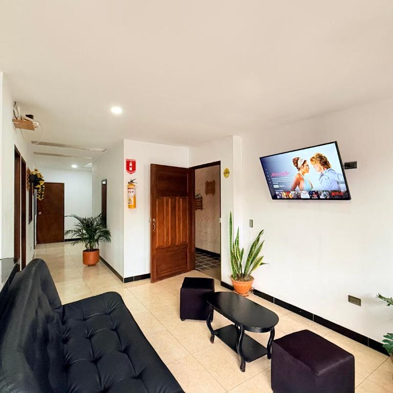 Apartamento Privado en el Centro, Tours y Más - Apartamento de 2 dormitorios con balcón - 2