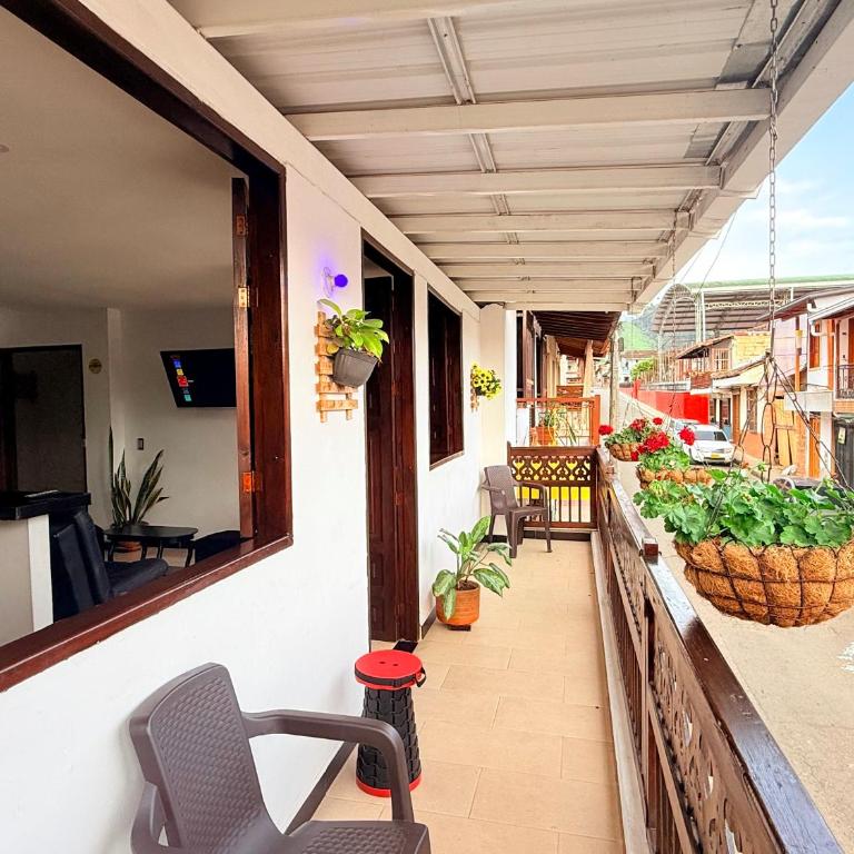 Apartamento Privado en el Centro, Tours y Más - Apartamento de 2 dormitorios con balcón - 3