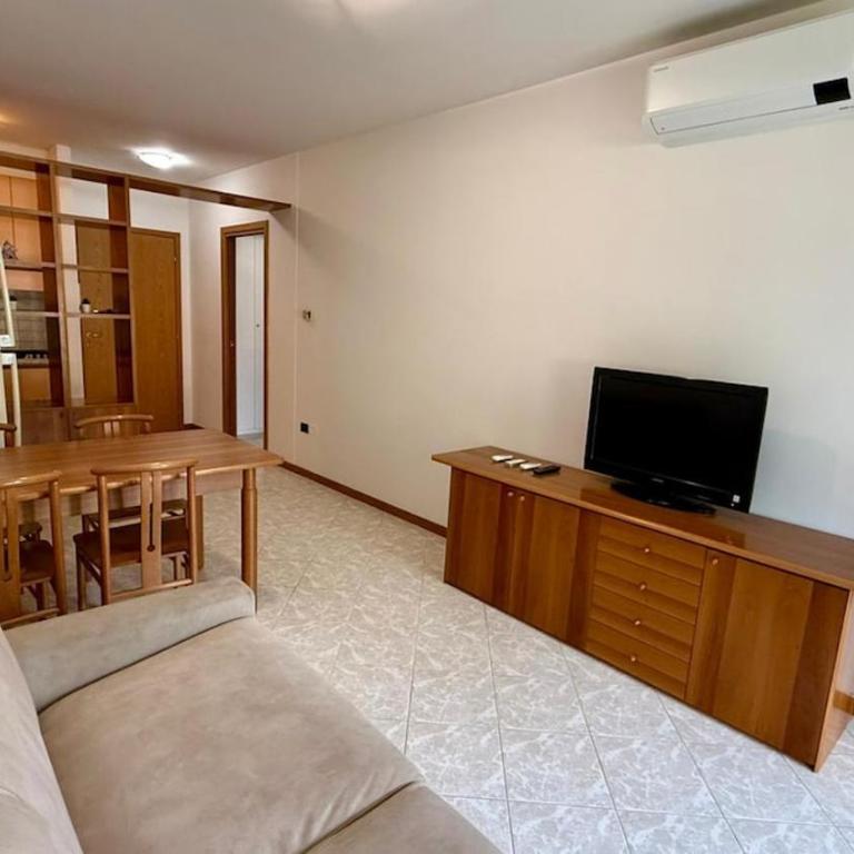 ID 118 Bilocale con vista giardino - Appartement 1 Chambre - 9