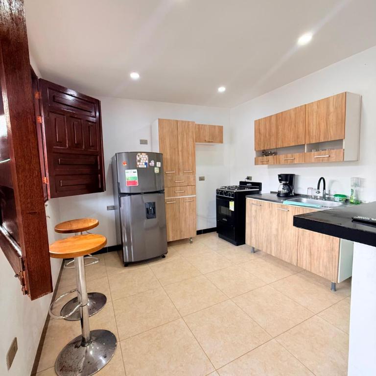 Apartamento Privado en el Centro, Tours y Más - Apartamento de 2 dormitorios con balcón - 11