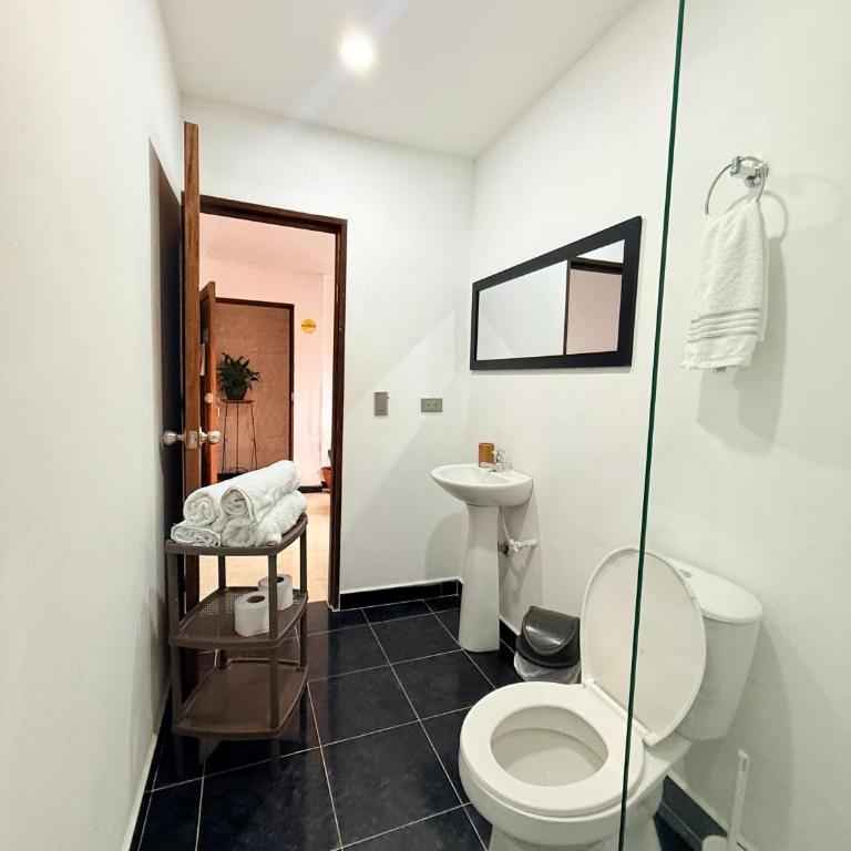 Apartamento Privado en el Centro, Tours y Más - Apartamento de 2 dormitorios con balcón - 20