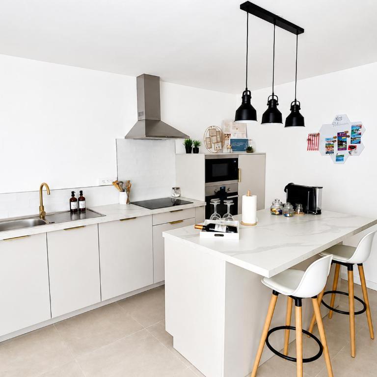 Loustalot - Appartement lumineux 3 chambres - Parking Gratuit - Appartement 3 Chambres - 4