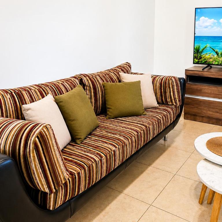 Casa con Pileta para Familias a 5 Minutos del Centro - Four-Bedroom House - 17