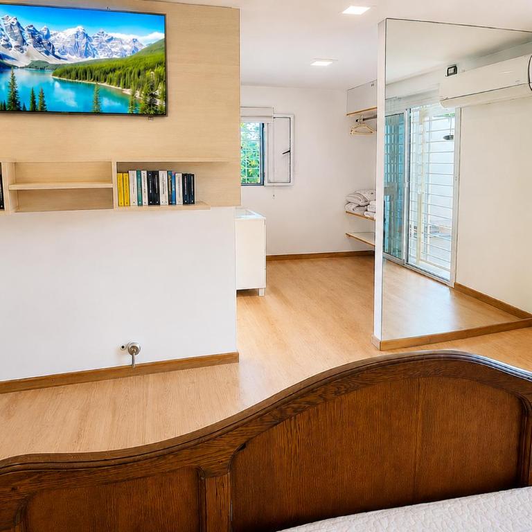 Casa con Pileta para Familias a 5 Minutos del Centro - Four-Bedroom House - 20