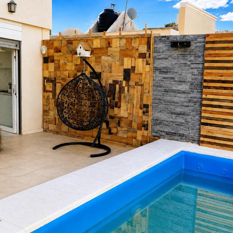 Casa con Pileta para Familias a 5 Minutos del Centro - Four-Bedroom House - 38