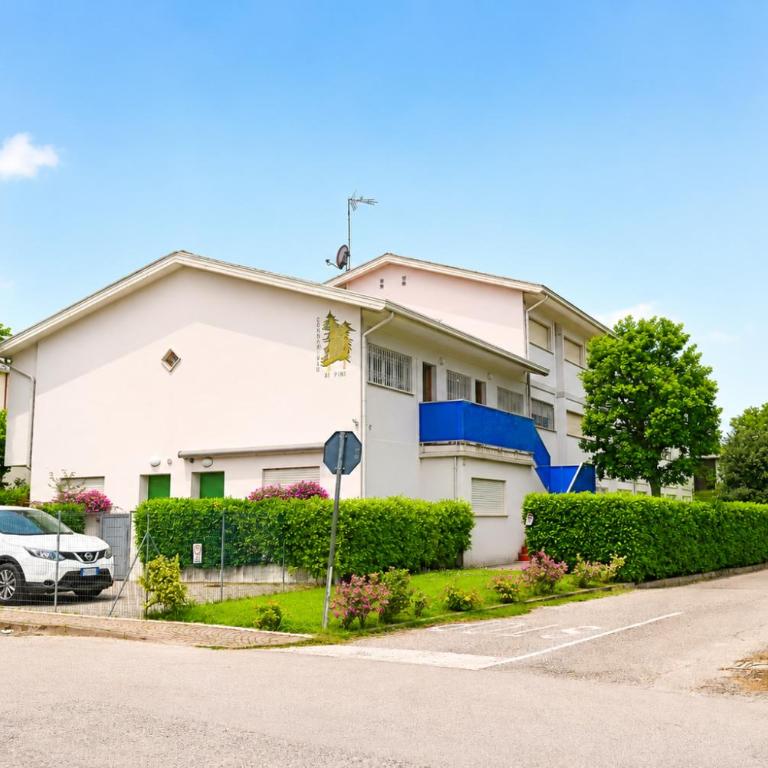 Appartamenti Ai Pini, with beach and pedestrianised town centre within walking distance, covered parking, free Wi-Fi - Appartement avec Balcon - 24 - 9