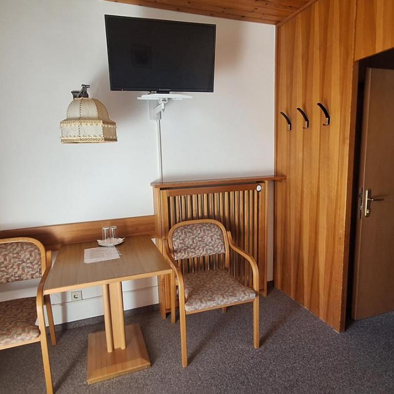 Haus Alpenfriede - Doppelzimmer mit Seeblick - 6