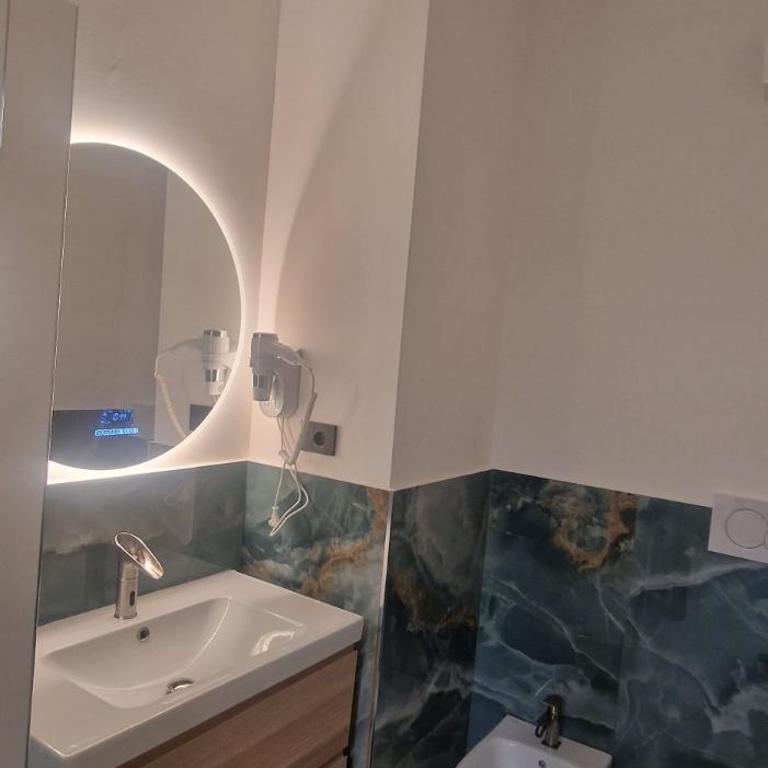 Damhomeitaly - Appartamento Deluxe con 2 Camere da Letto e Balcone - 1