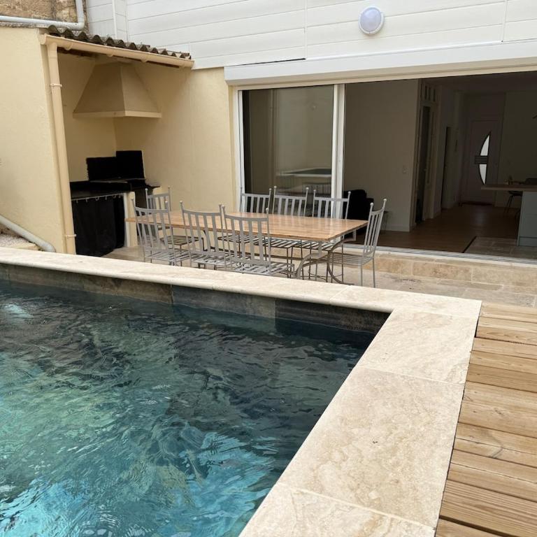 Maison avec piscine et emplacement idéale - Villa - 1