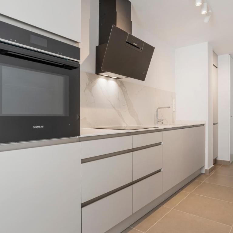 Stylish Poolview City Apartment - Three-Bedroom Apartment with Balcony - 6