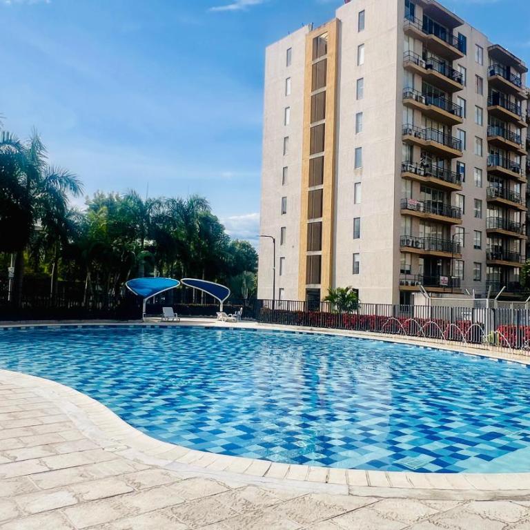 Apto en conjunto cerrado con piscina. - Two-Bedroom Apartment - 14