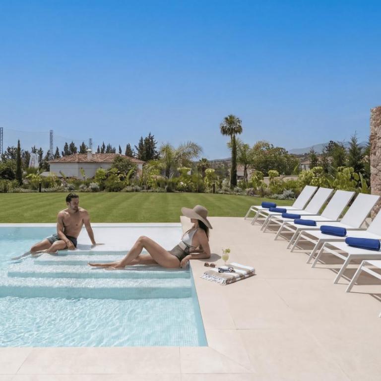 VACATION MARBELLA I Villa Trophy, Built in 2026, Private Turquoise Pool, 6BDR, Walking Distance to Los Naranjos, Minutes from Puerto Banus, Luxury Interiors, Private GYM, Lounge Bar - Villa Superior - 9