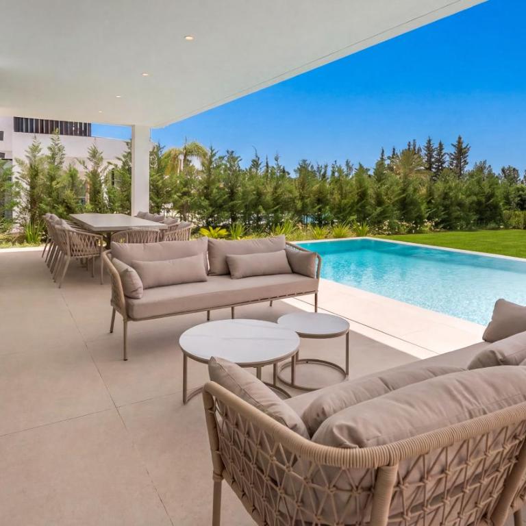 VACATION MARBELLA I Villa Trophy, Built in 2026, Private Turquoise Pool, 6BDR, Walking Distance to Los Naranjos, Minutes from Puerto Banus, Luxury Interiors, Private GYM, Lounge Bar - Villa Superior - 15