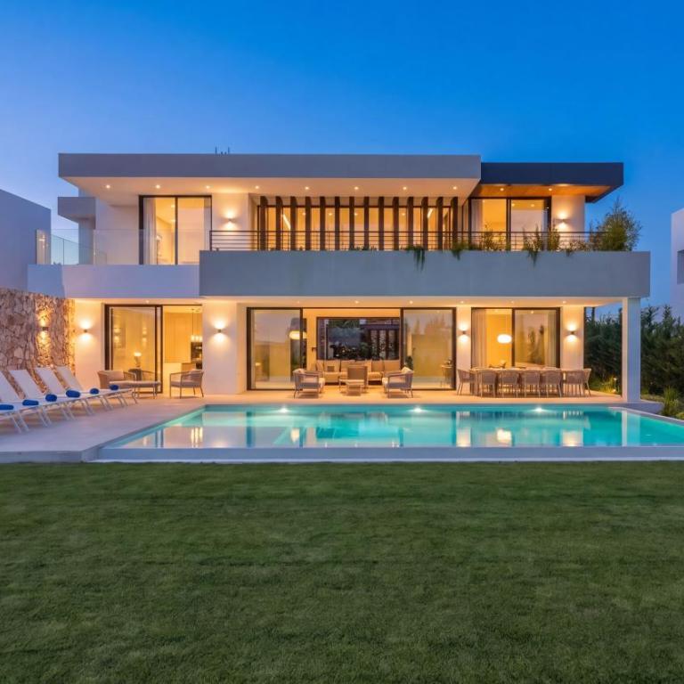 VACATION MARBELLA I Villa Trophy, Built in 2026, Private Turquoise Pool, 6BDR, Walking Distance to Los Naranjos, Minutes from Puerto Banus, Luxury Interiors, Private GYM, Lounge Bar - Villa Superior - 20