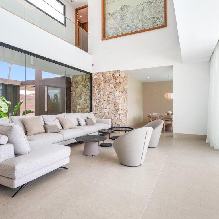 VACATION MARBELLA I Villa Trophy, Built in 2026, Private Turquoise Pool, 6BDR, Walking Distance to Los Naranjos, Minutes from Puerto Banus, Luxury Interiors, Private GYM, Lounge Bar - Villa Superior - 26