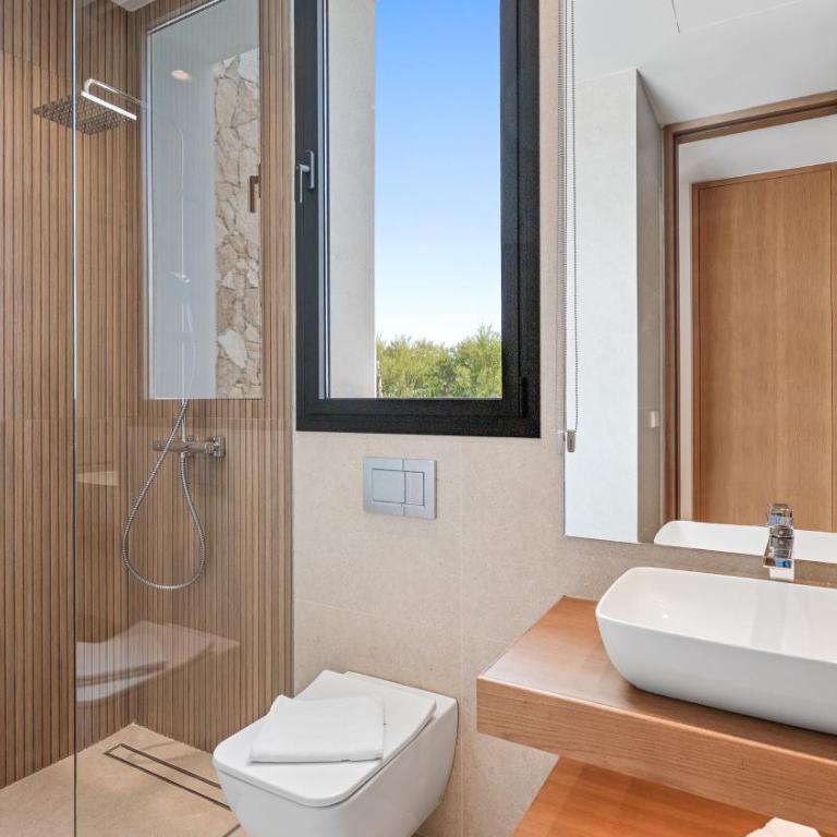 VACATION MARBELLA I Villa Trophy, Built in 2026, Private Turquoise Pool, 6BDR, Walking Distance to Los Naranjos, Minutes from Puerto Banus, Luxury Interiors, Private GYM, Lounge Bar - Villa Superior - 33