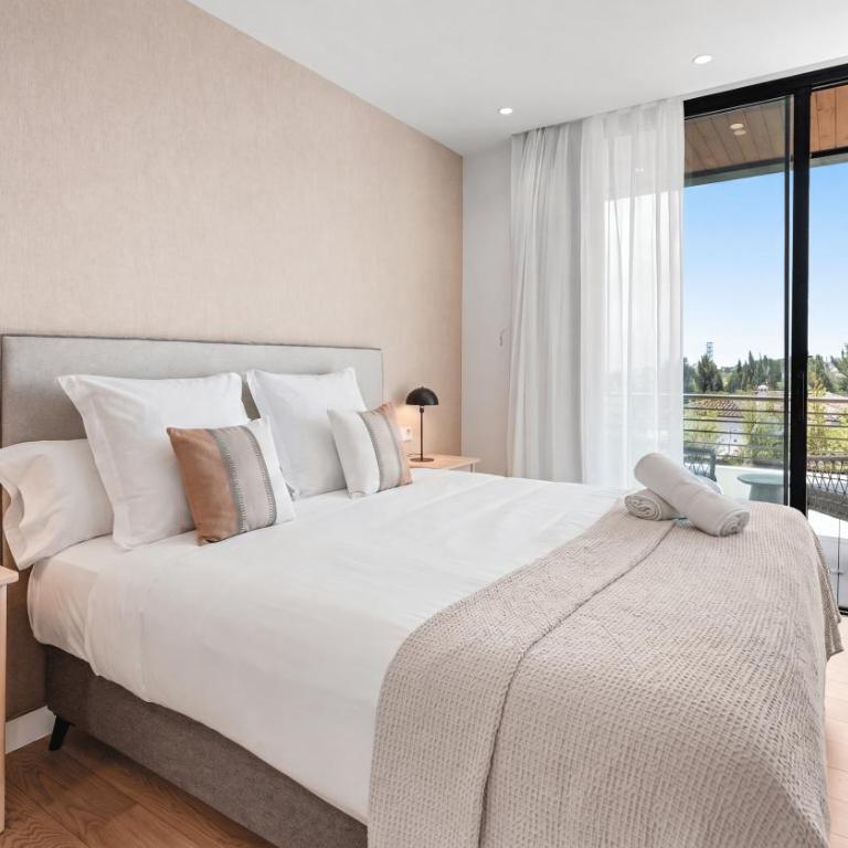 VACATION MARBELLA I Villa Trophy, Built in 2026, Private Turquoise Pool, 6BDR, Walking Distance to Los Naranjos, Minutes from Puerto Banus, Luxury Interiors, Private GYM, Lounge Bar - Villa Superior - 40