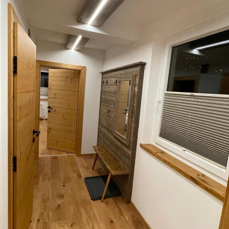 Edelweiß Apartment - One-Bedroom Apartment with Balcony - 12