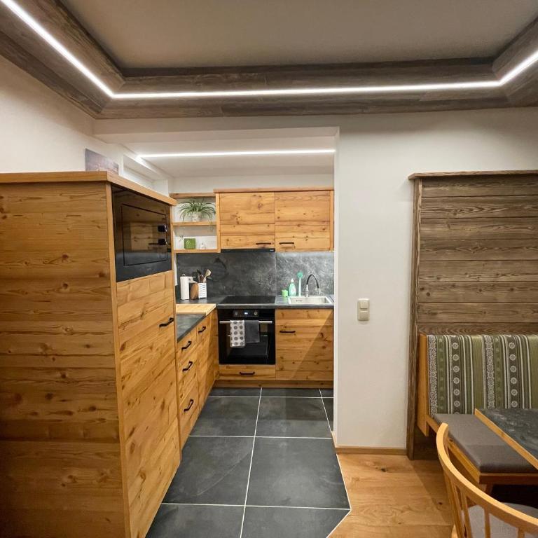Edelweiß Apartment - One-Bedroom Apartment with Balcony - 19