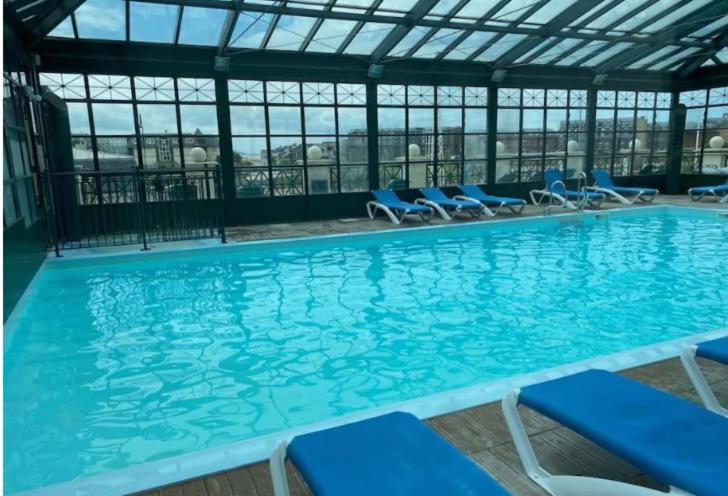 Très joli Appartement 2P au Beach Résidence Trouville- Piscine & vue port - One-Bedroom Apartment - 29
