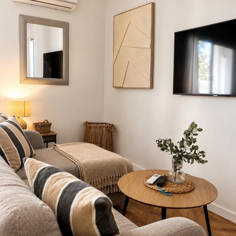 Casa Bella Suites - A stunning new entire apartment in an central location, Close to the beach - Apartamento de 1 dormitorio - 9