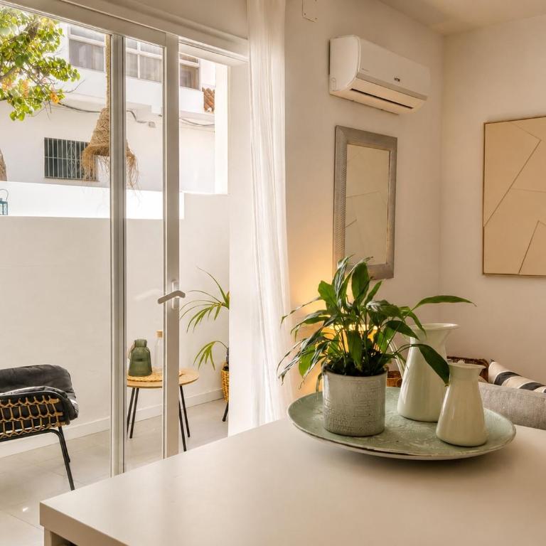 Casa Bella Suites - A stunning new entire apartment in an central location, Close to the beach - Apartamento de 1 dormitorio - 4