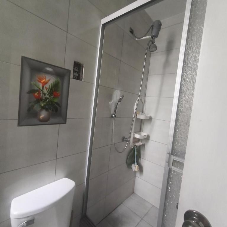 Departamemto acogedor y moderno - Three-Bedroom Apartment - 12