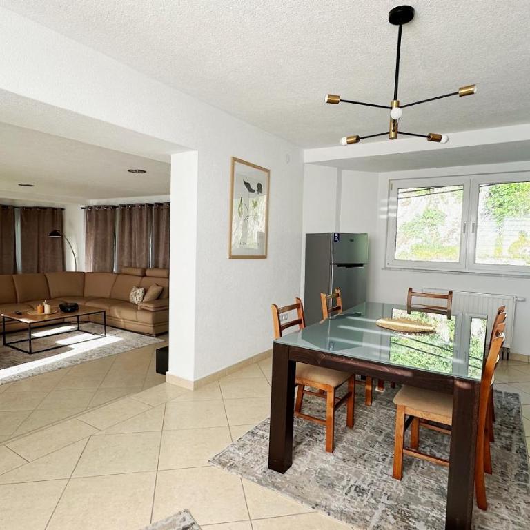 Layal Residence Exclusive 3 Floor House - Three-Bedroom House - 13