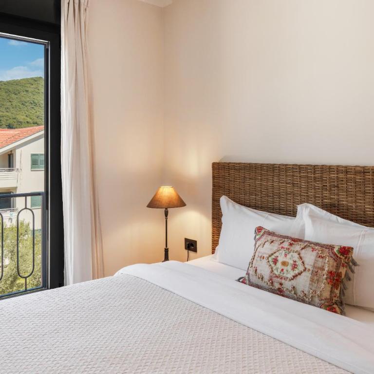 Luxurious Bohemian Residence with Pool - Apartman sa 2 Spavaće Sobe, Terasom i Pogledom na More - 8