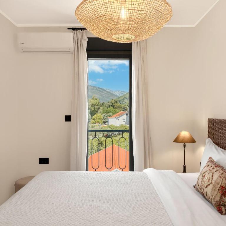 Luxurious Bohemian Residence with Pool - Apartman sa 2 Spavaće Sobe, Terasom i Pogledom na More - 9