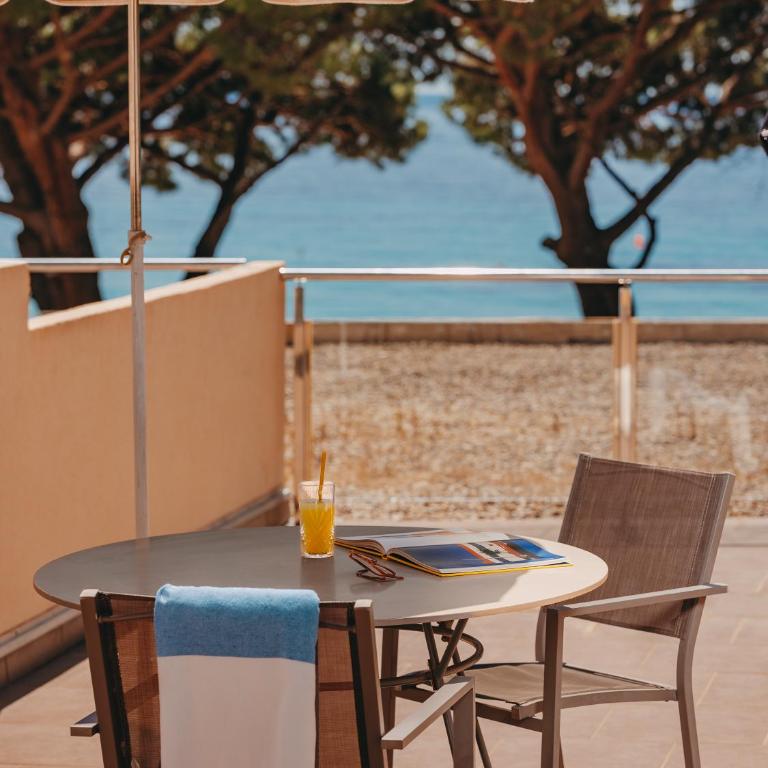 Hotel de la Plage - Chambre Double avec Terrasse - Vue sur Mer - 4
