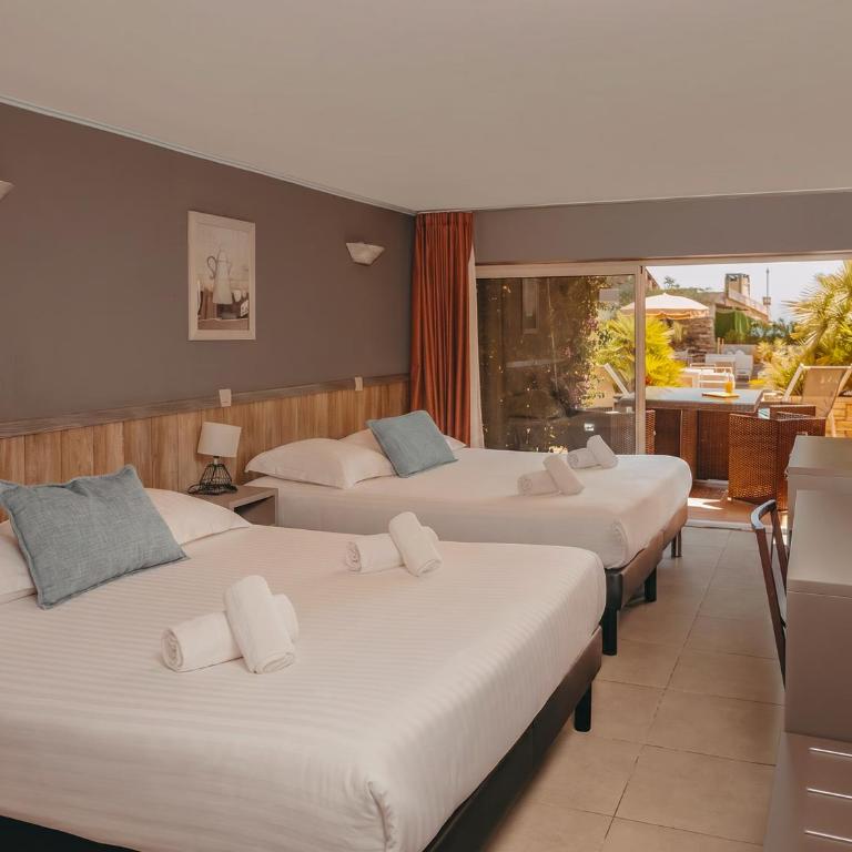 Hotel de la Plage - Chambre Quadruple avec Accès à la Plage - 1