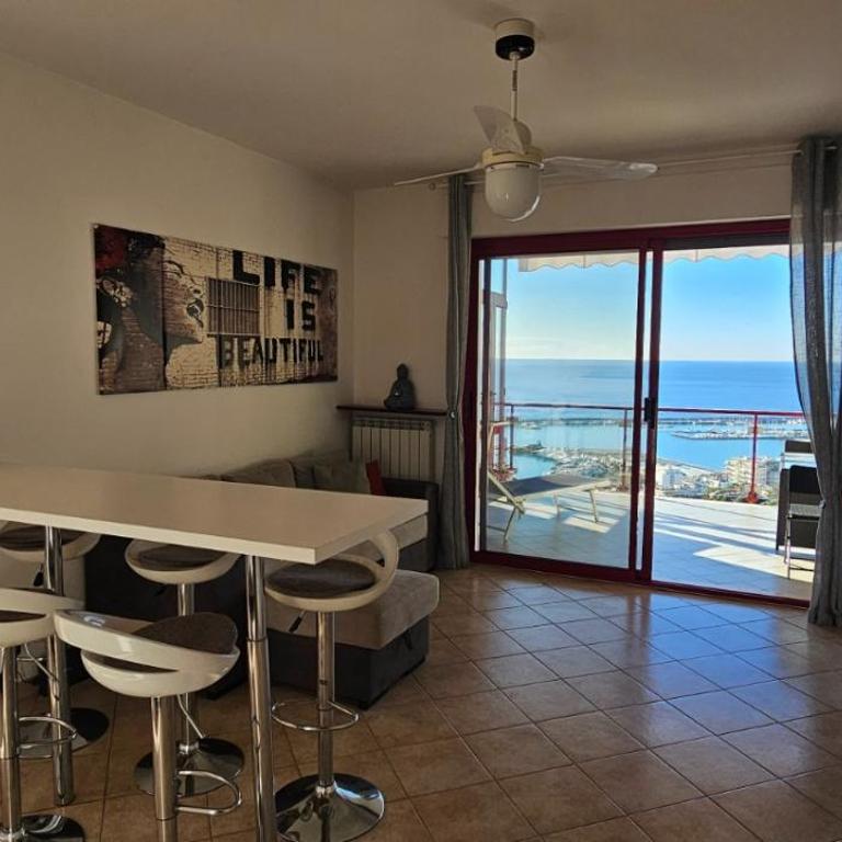Appartamento con suggestiva vista mare a Sanremo - Appartamento con 2 Camere da Letto, Terrazza e Vista Mare - 42