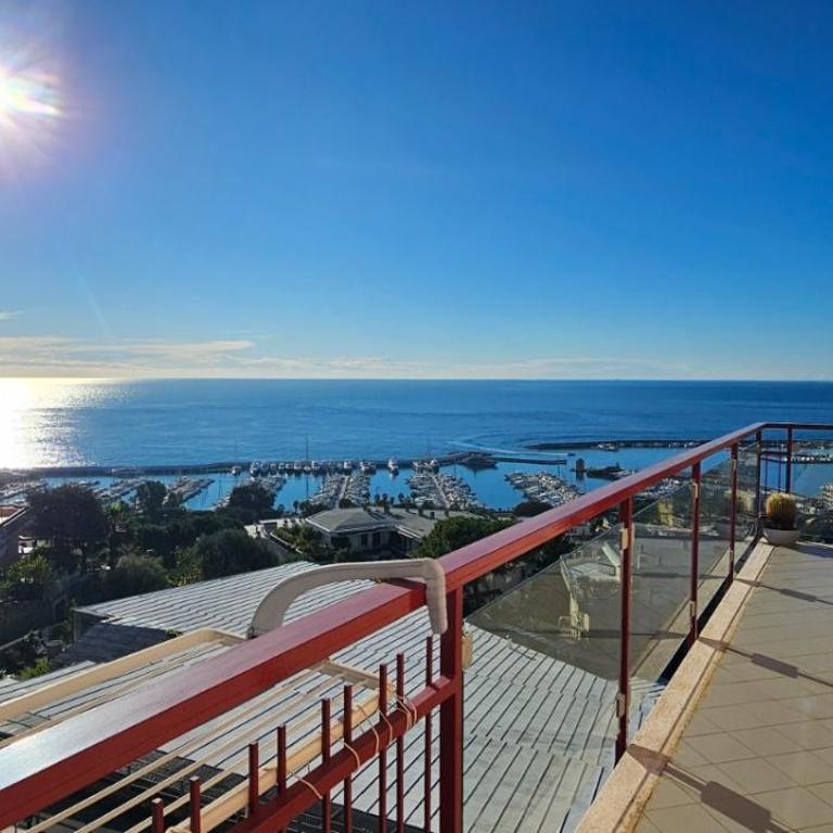 Appartamento con suggestiva vista mare a Sanremo - Appartamento con 2 Camere da Letto, Terrazza e Vista Mare - 48